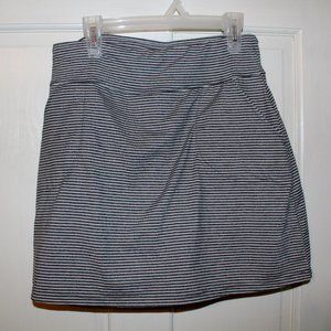 WOMEN'S GREY & WHITE STRIPED SKORT